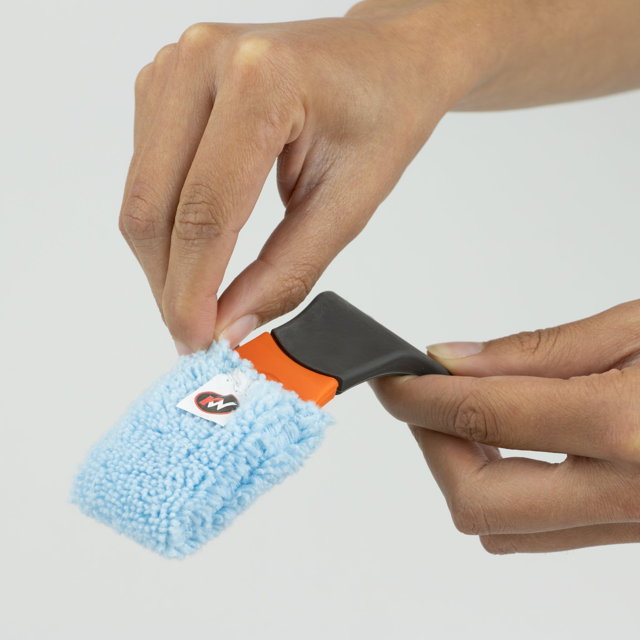 Roamwild 3er-Pack Reinigungsschaber: Lebensretter für klebrige Rückstände und enge Ecken 